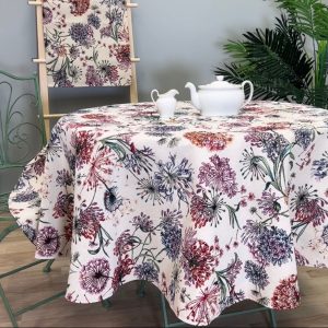 Apvali staltiesė Pūkai