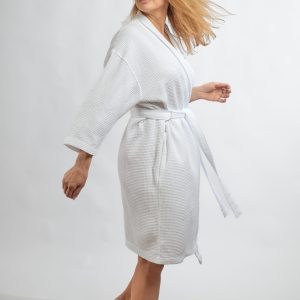 Medvilninis baltos spalvos chalatas