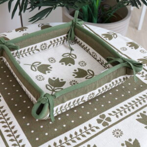 Duoninė žalios tulpės, namų valgamojo dekoras