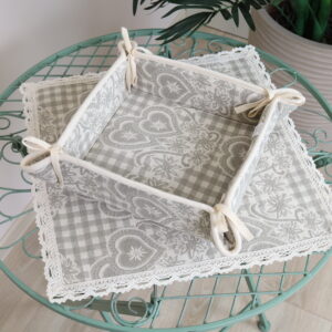 Duoninė pilkos širdelės, namų valgamojo dekoras