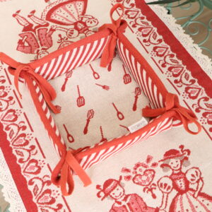 Duoninė virtuvė, namų valgamojo dekoras