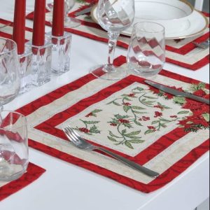 Kalėdinė stalo servetėlė Kalėdų uogos (blizgi)