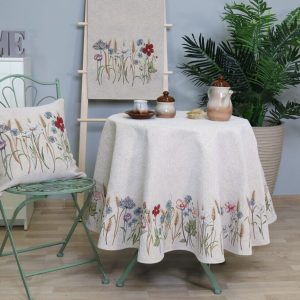 Apvali staltiesė Rugiai