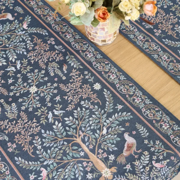 Stalo takelis William Morris Rojus žemėje 2