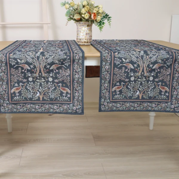Stalo takelis William Morris Rojus žemėje 2