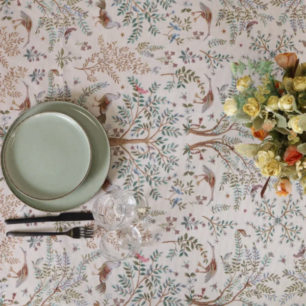 Staltiesė William Morris Rojus žemėje