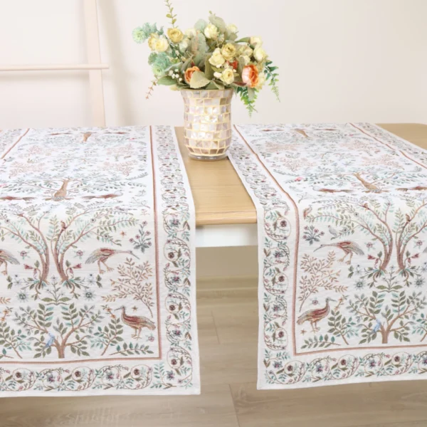 Stalo takelis William Morris Rojus žemėje