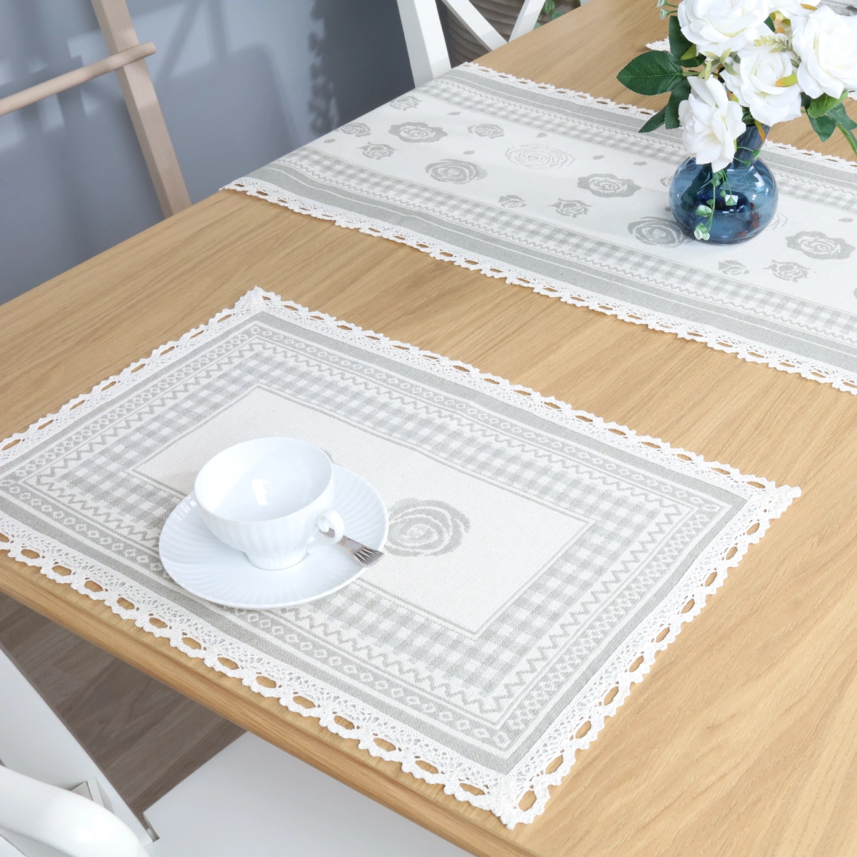 Medvilninių stalo servetėlių rinkinys Rožės