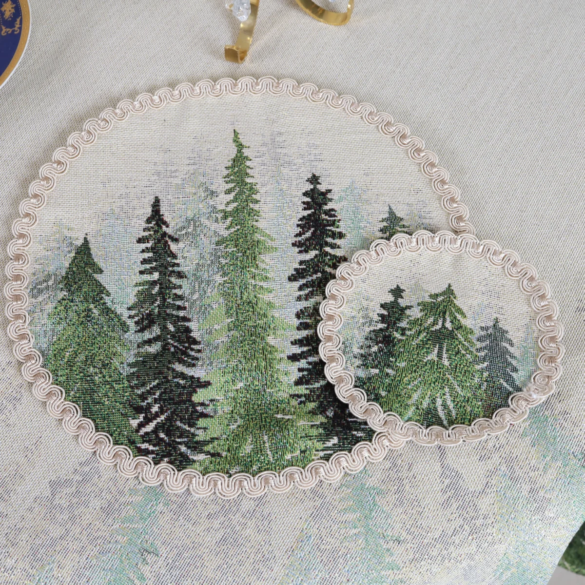 Apvali Kaledinė stalo servetėlė Miškas