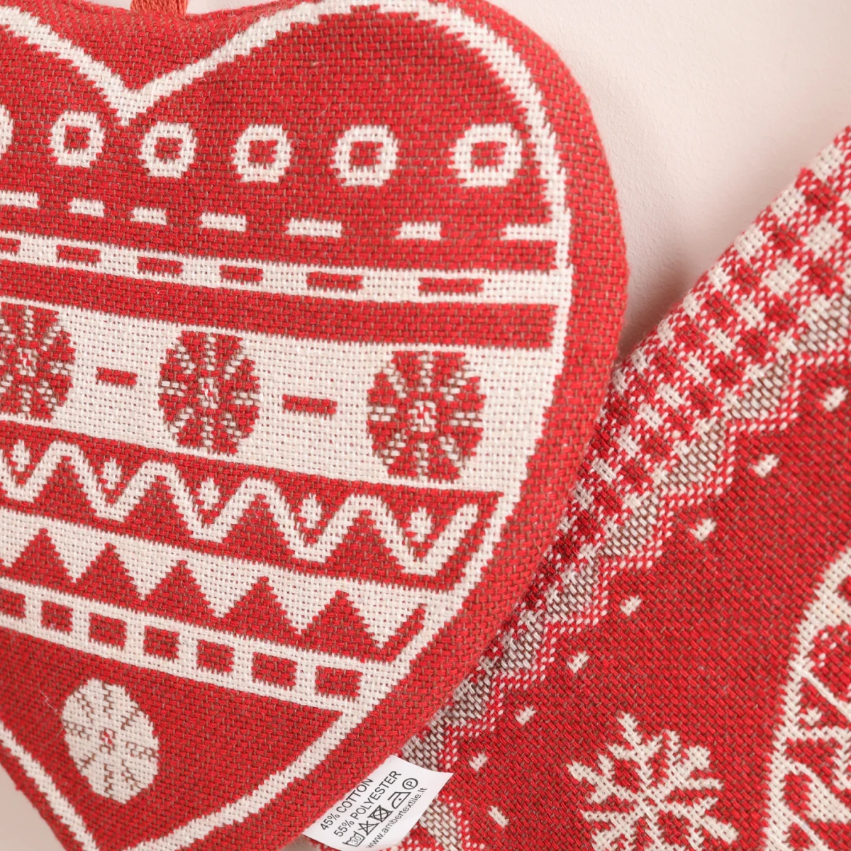 Raudona puodkėlė Širdelė