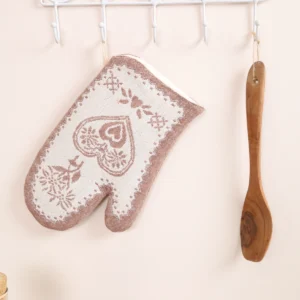 Ruda pirštinė širdis