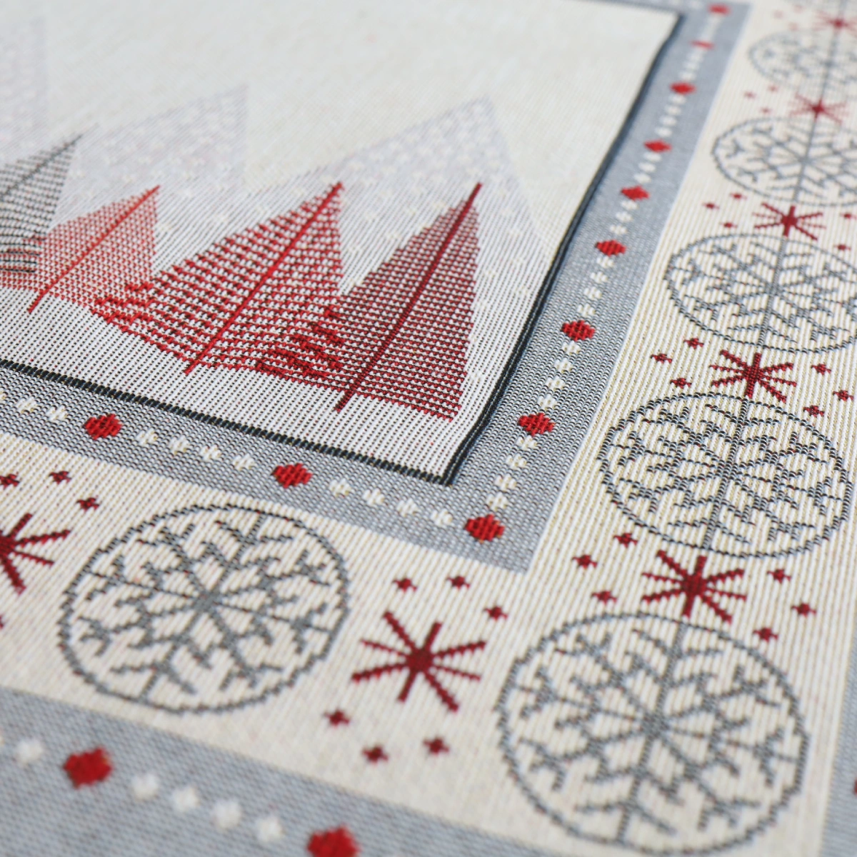 Kalėdinė stalo servetėlė Raudonas paslaptingas miškas - Image 6