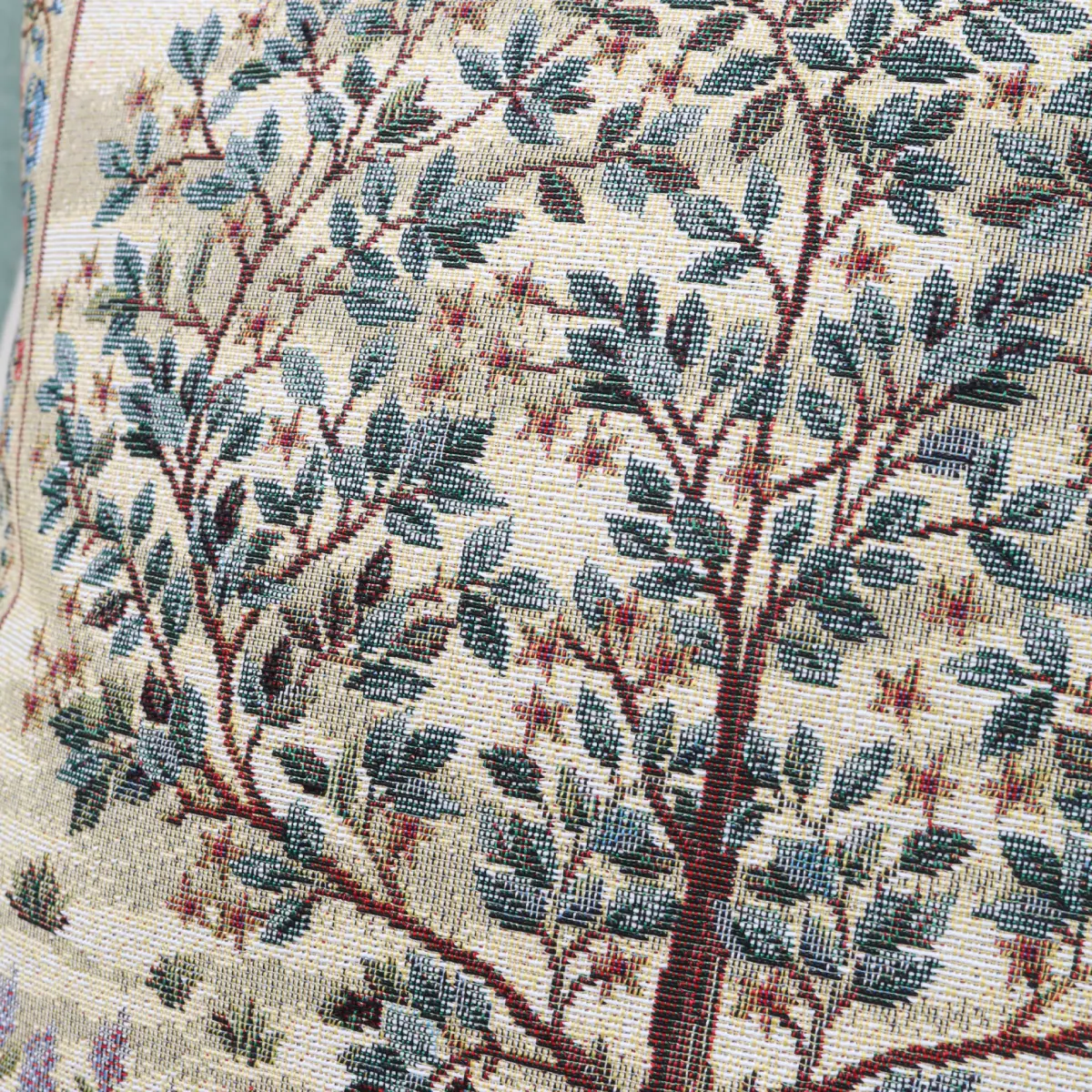 Šviesus dvipusis pagalvės užvalkalas Baroko gėlės