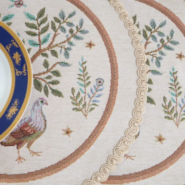 Apvali stalo servetėlė William Morris Rojus žemėje