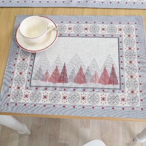 Kalėdinė stalo servetėlė Raudonas paslaptingas miškas