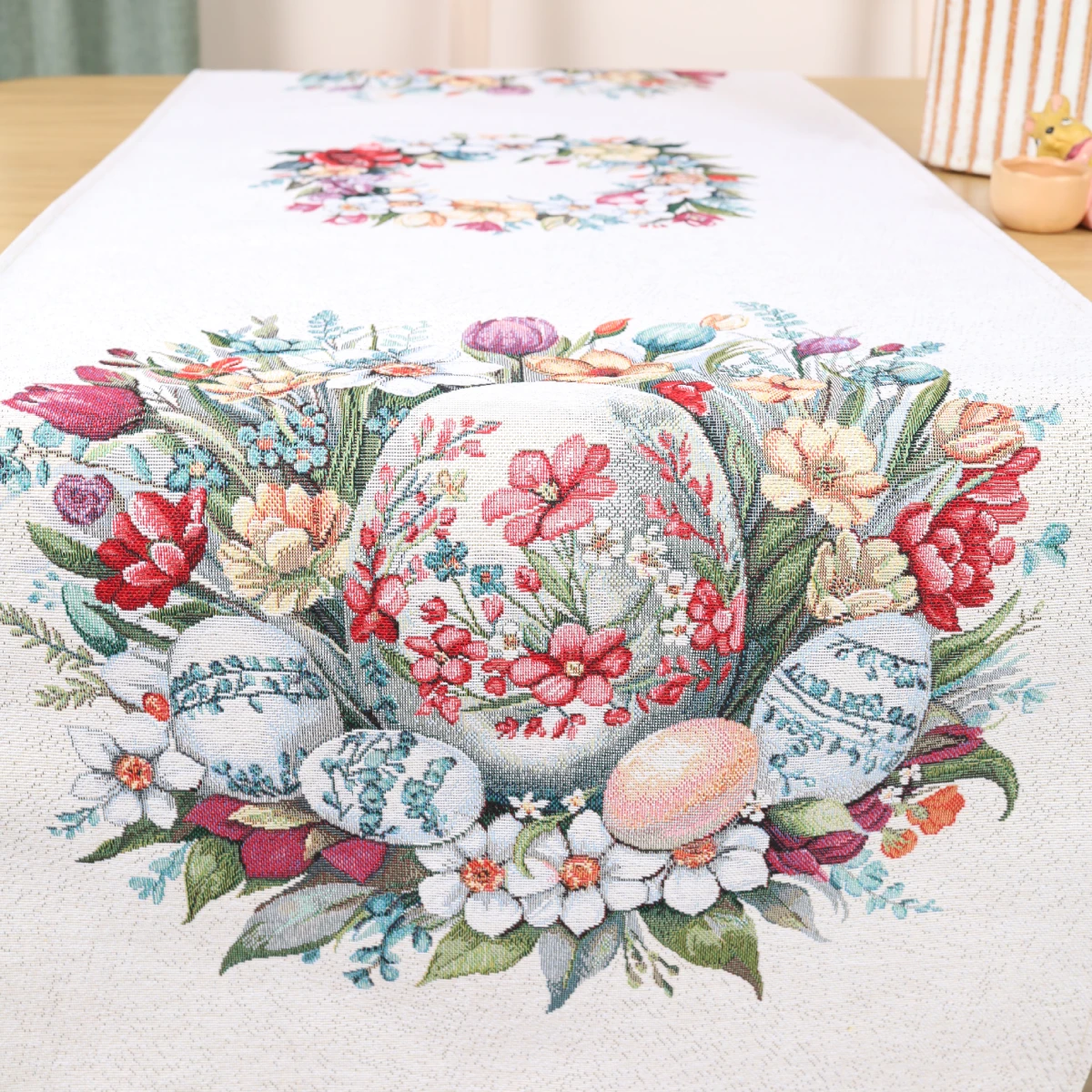 Gobeleninis stalo takelis Pavasario margučiai