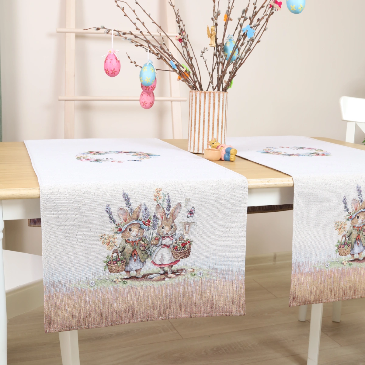 Gobeleninis stalo takelis Velykų istorija