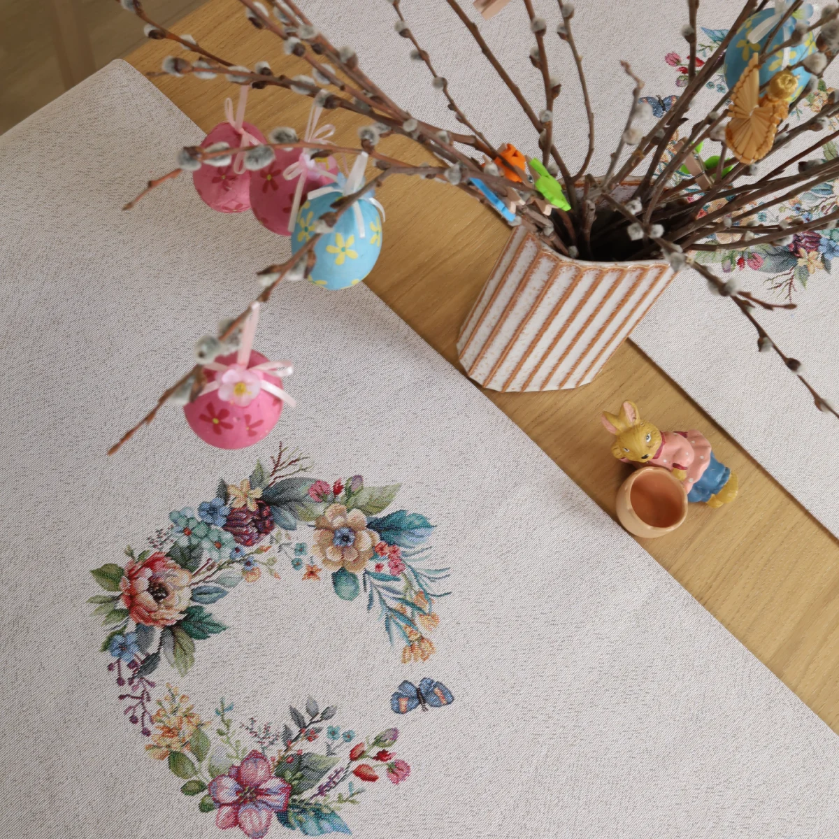 Gobeleninis stalo takelis Velykų istorija