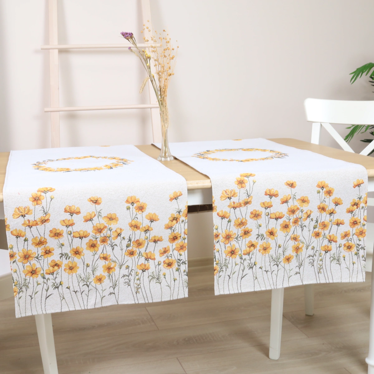 Gobeleninis stalo takelis Saulės žiedai