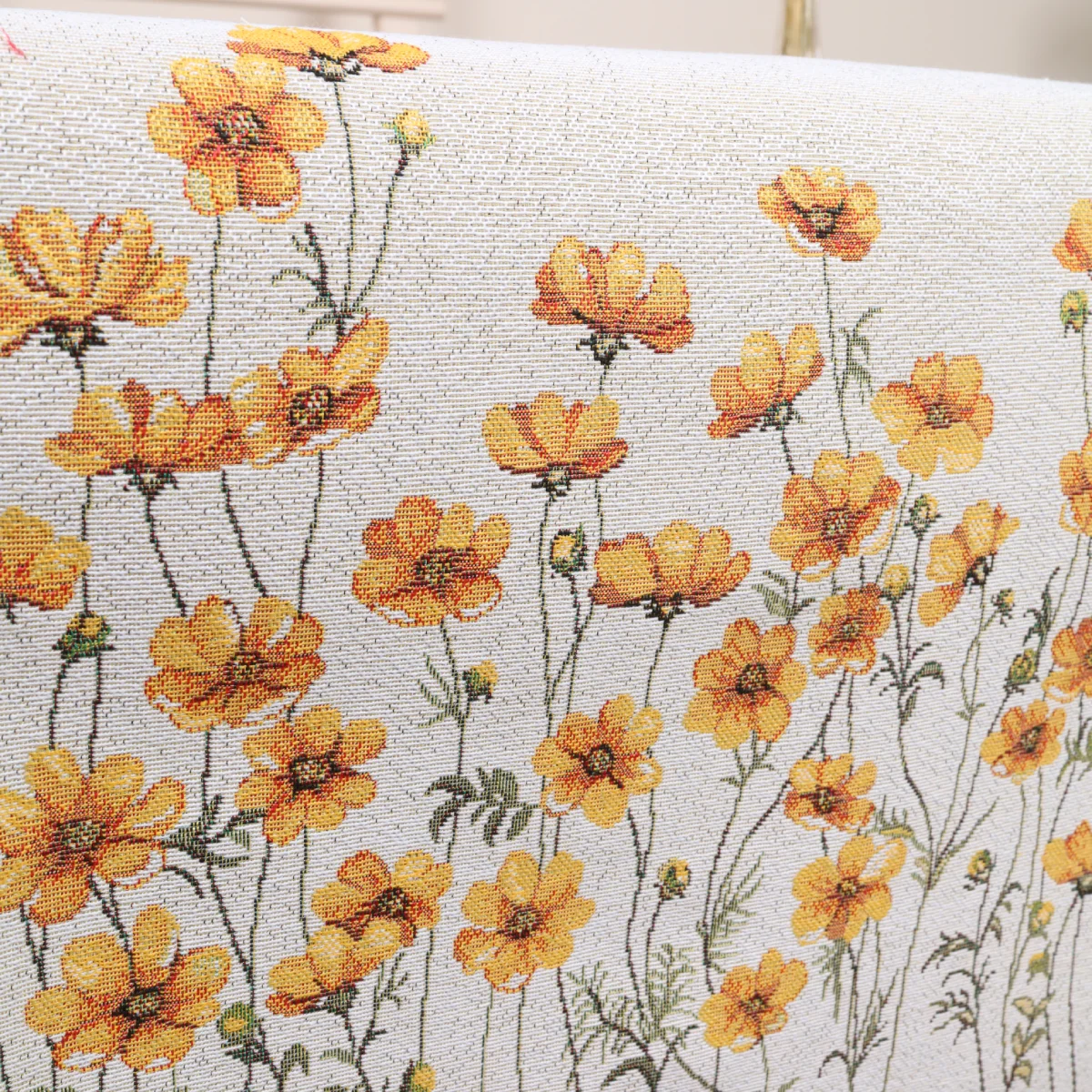 Gobeleninis stalo takelis Saulės žiedai