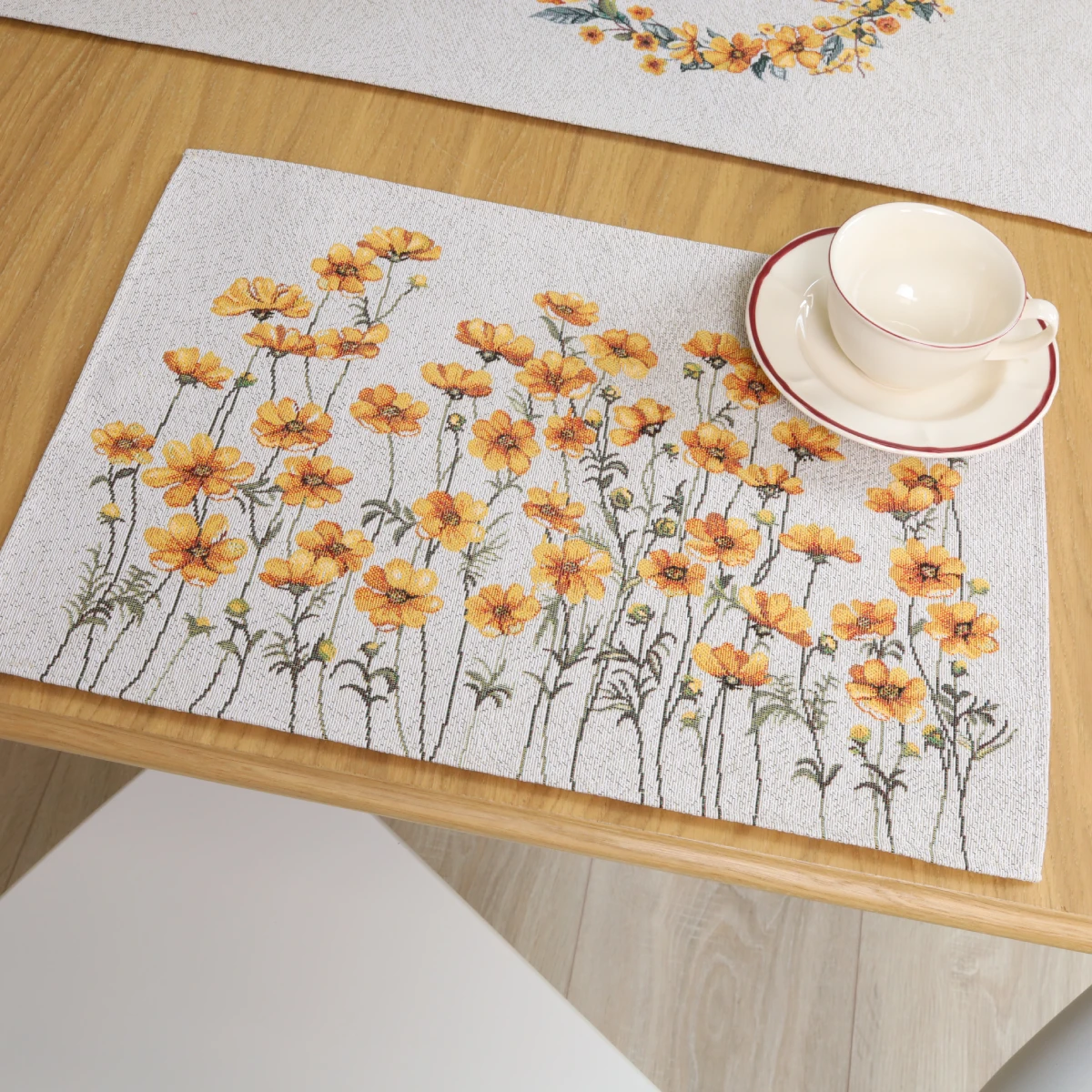 Stalo servetėlė Saulės žiedai