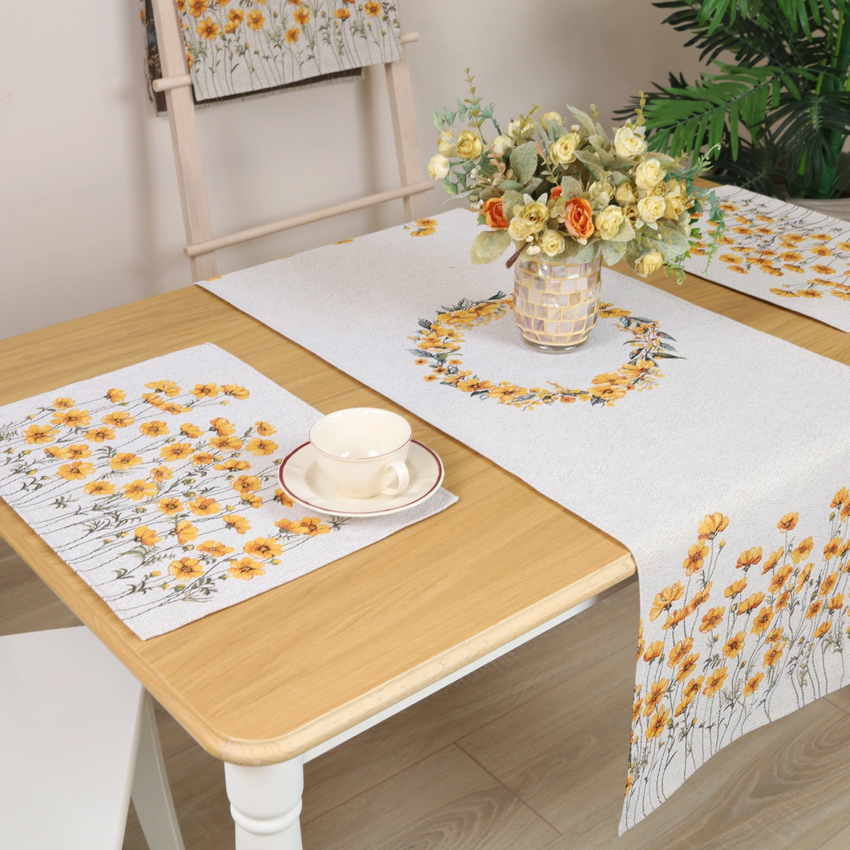 Stalo servetėlė Saulės žiedai