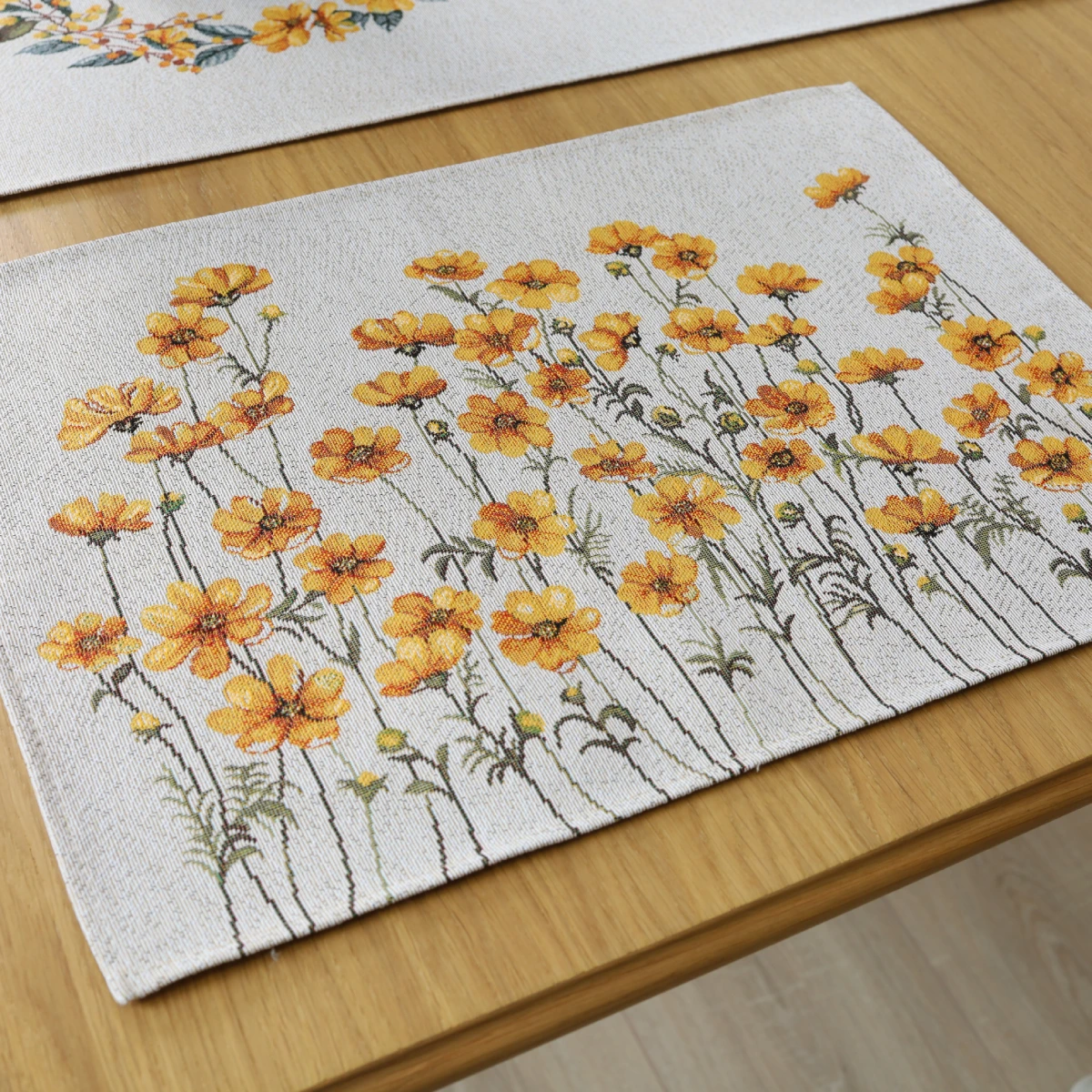 Stalo servetėlė Saulės žiedai