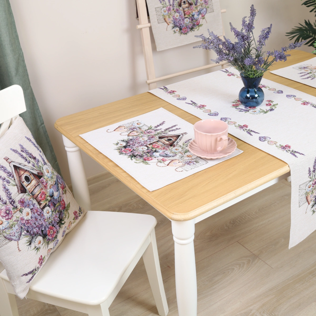 Stalo takelis Provanso romantika